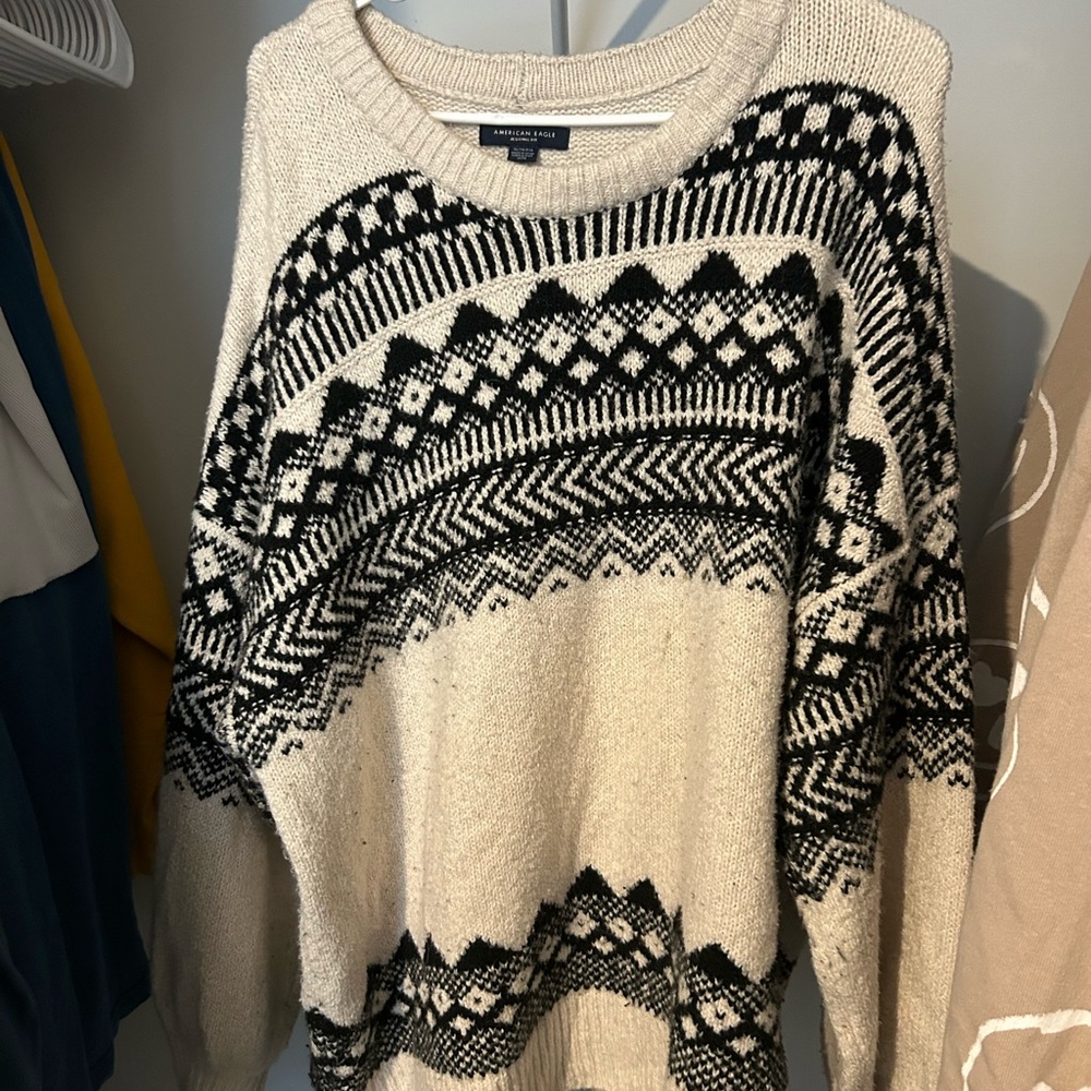 American Eagle Patterned Black and Cream Sweater